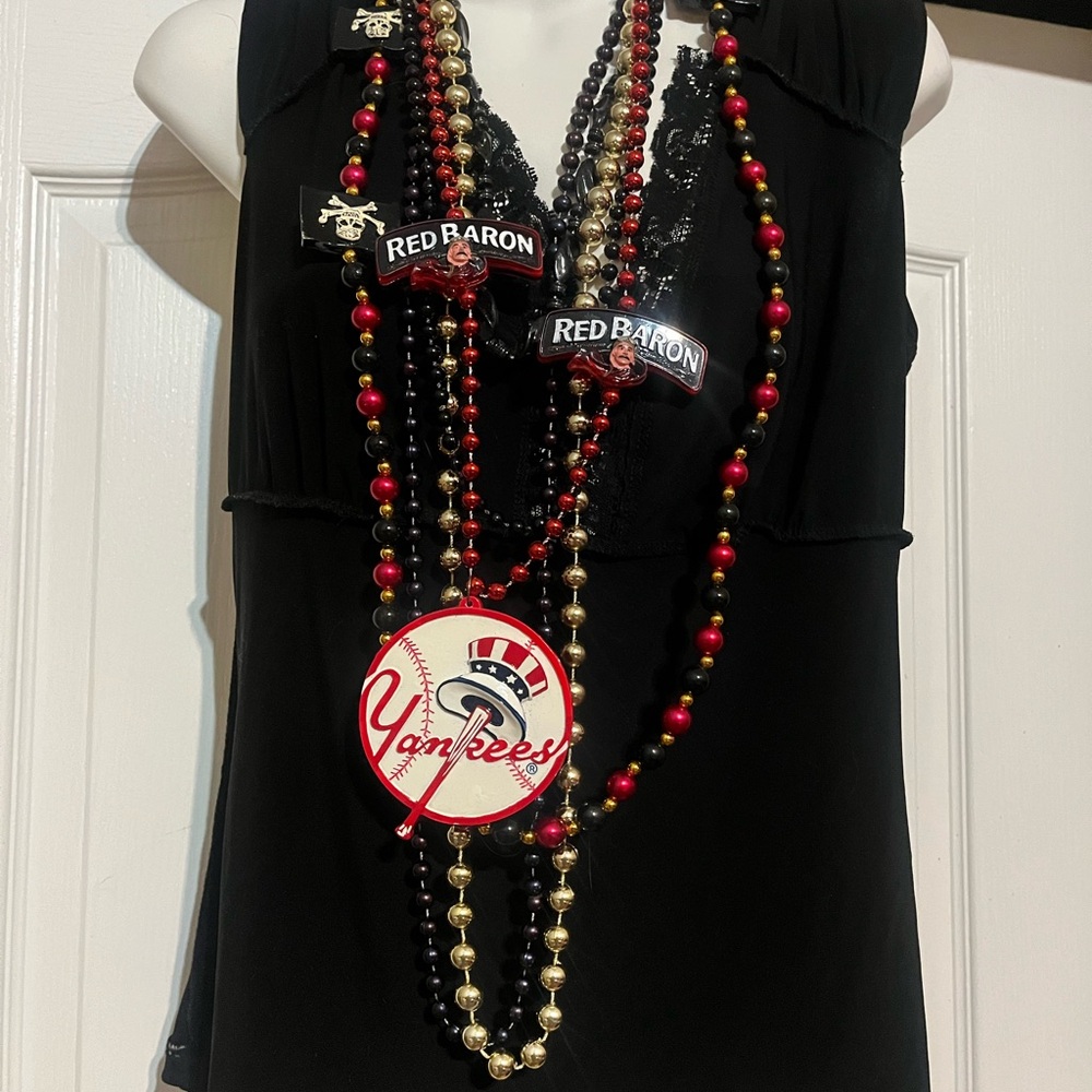 Red Baron Beaded  Yankees Necklace Set